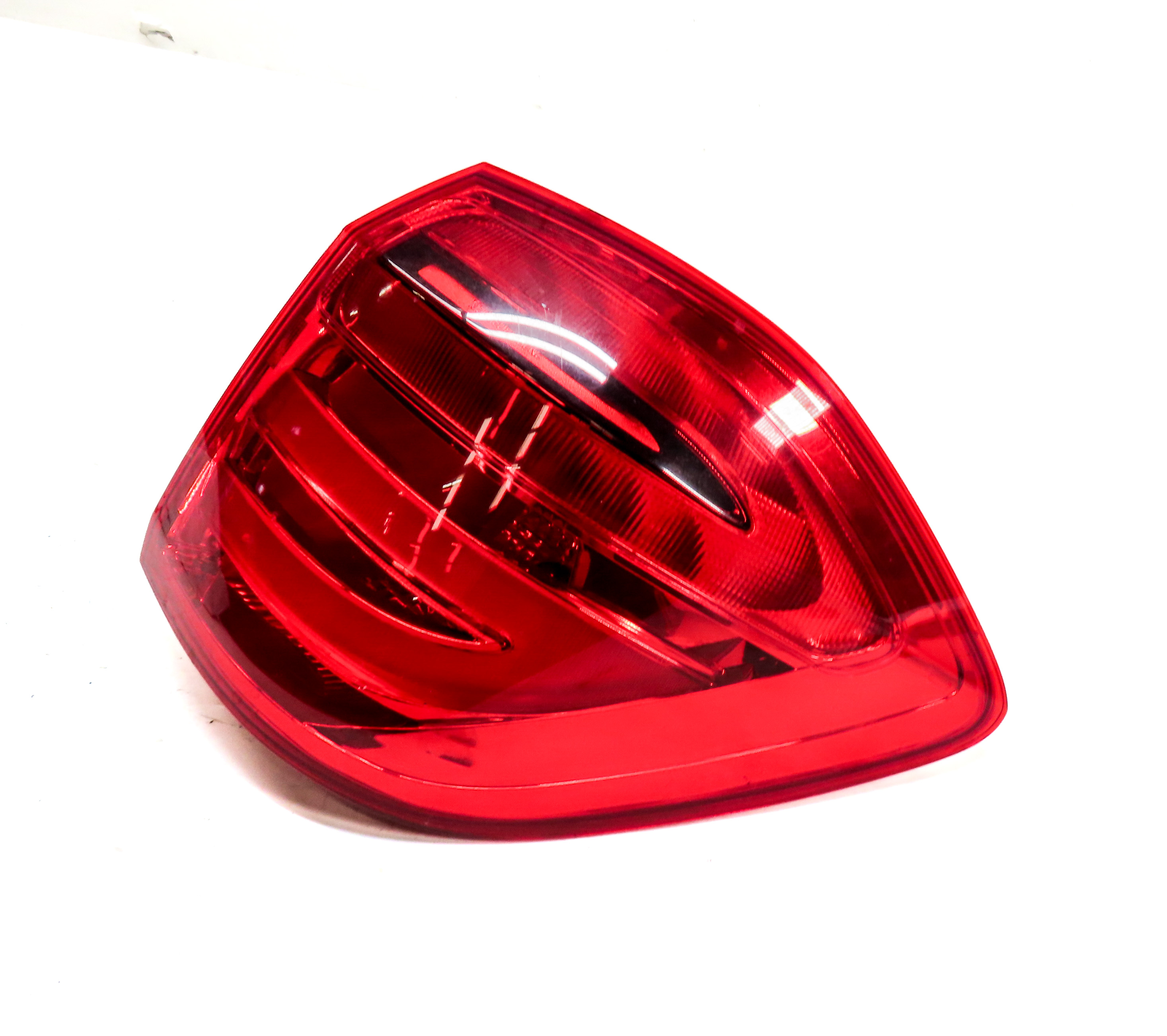 13-16 MERCEDES GL (X166) REAR RIGHT PASSENGER OUTER TAILLIGHT BRAKE LIGHT LAMP — exact item pictured